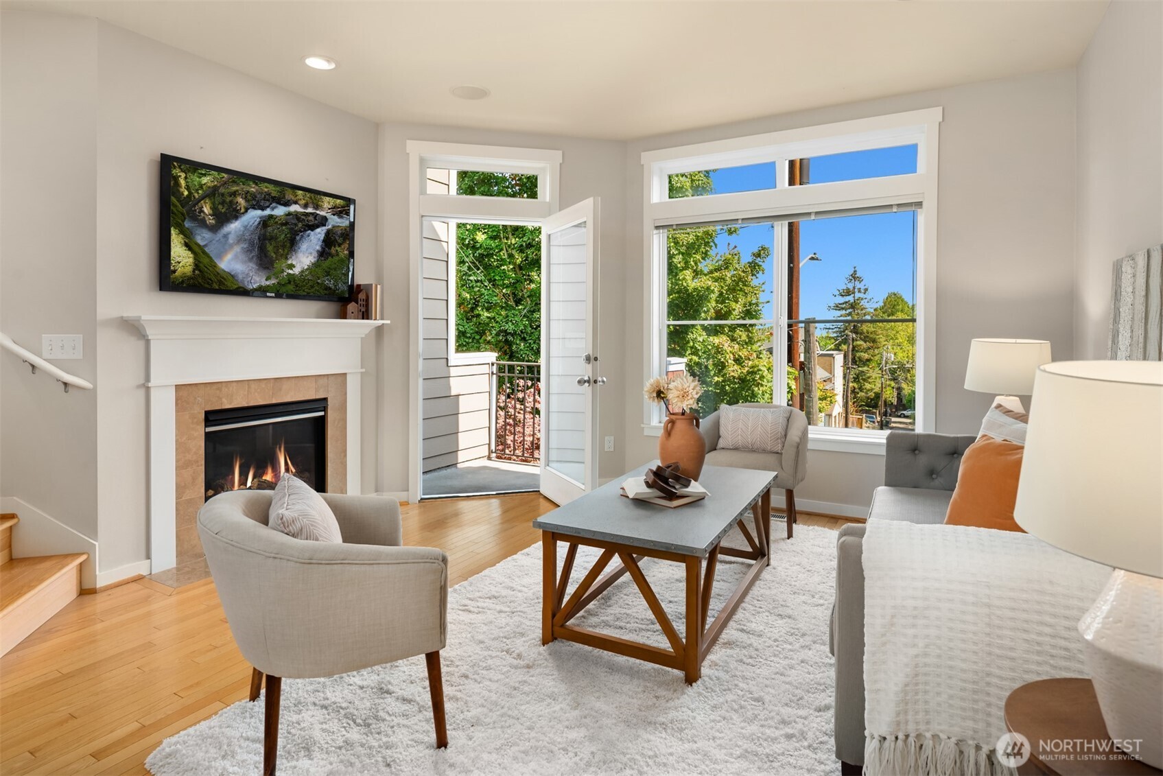 209 18th Avenue East, Unit B Seattle, WA 98112 - Photo 6 of 40