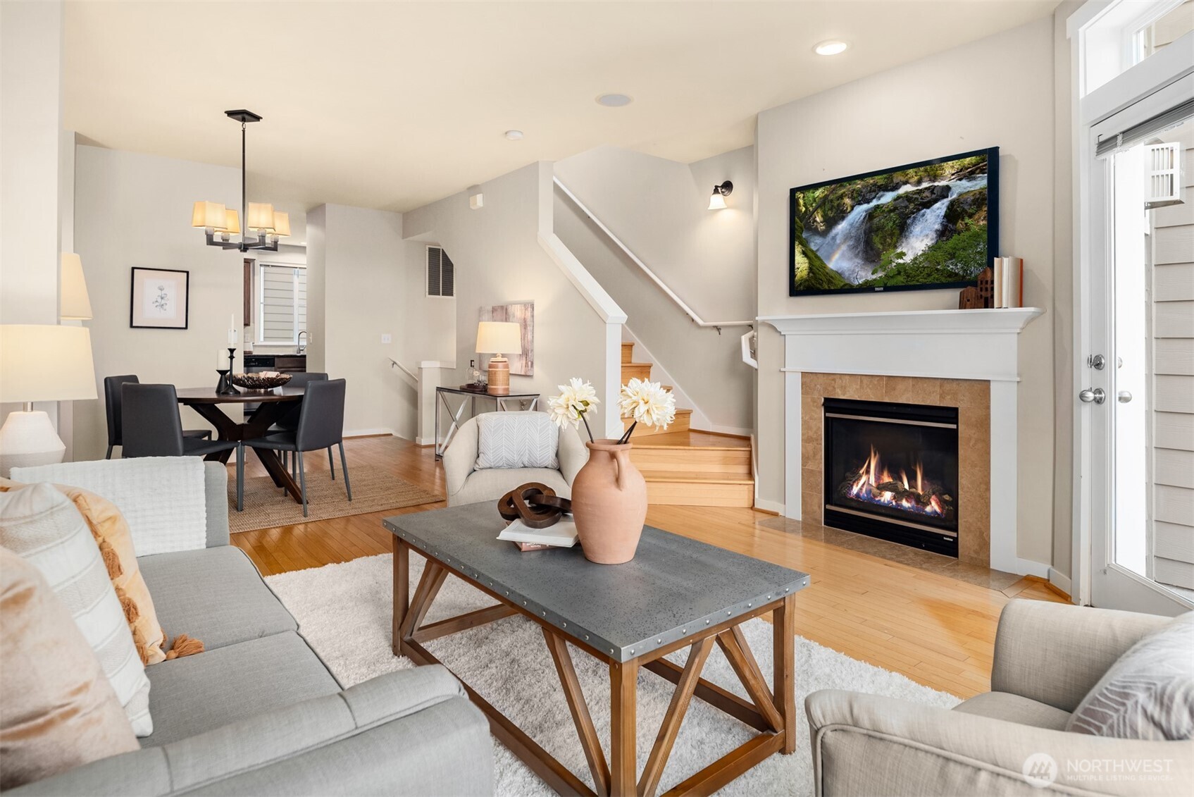 209 18th Avenue East, Unit B Seattle, WA 98112 - Photo 10 of 40