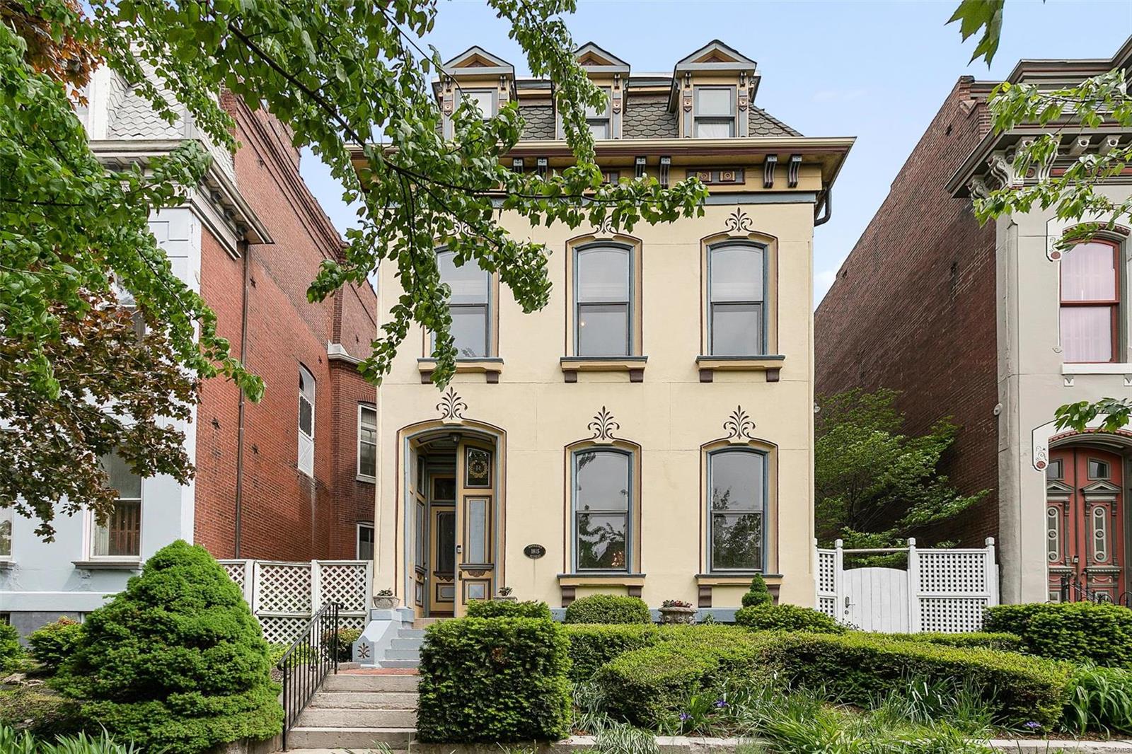 1815 Lafayette Avenue St. Louis, MO 63104 - Photo 1 of 92