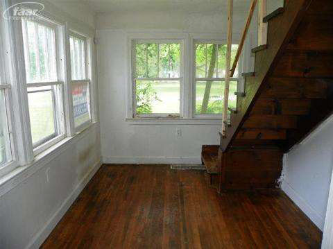6088 East Potter Road Burton, MI 48509 - Photo 4 of 9 20359624-3.JPG