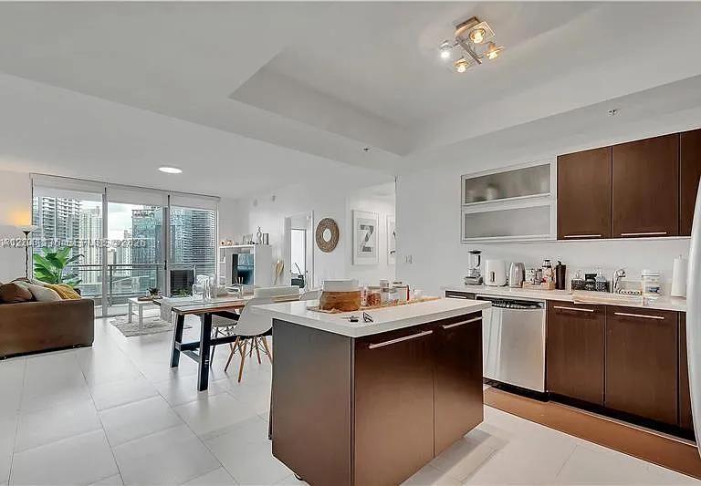 90 Southwest 3rd Street, Unit 3211 Miami, FL 33130 - Photo 8 of 27