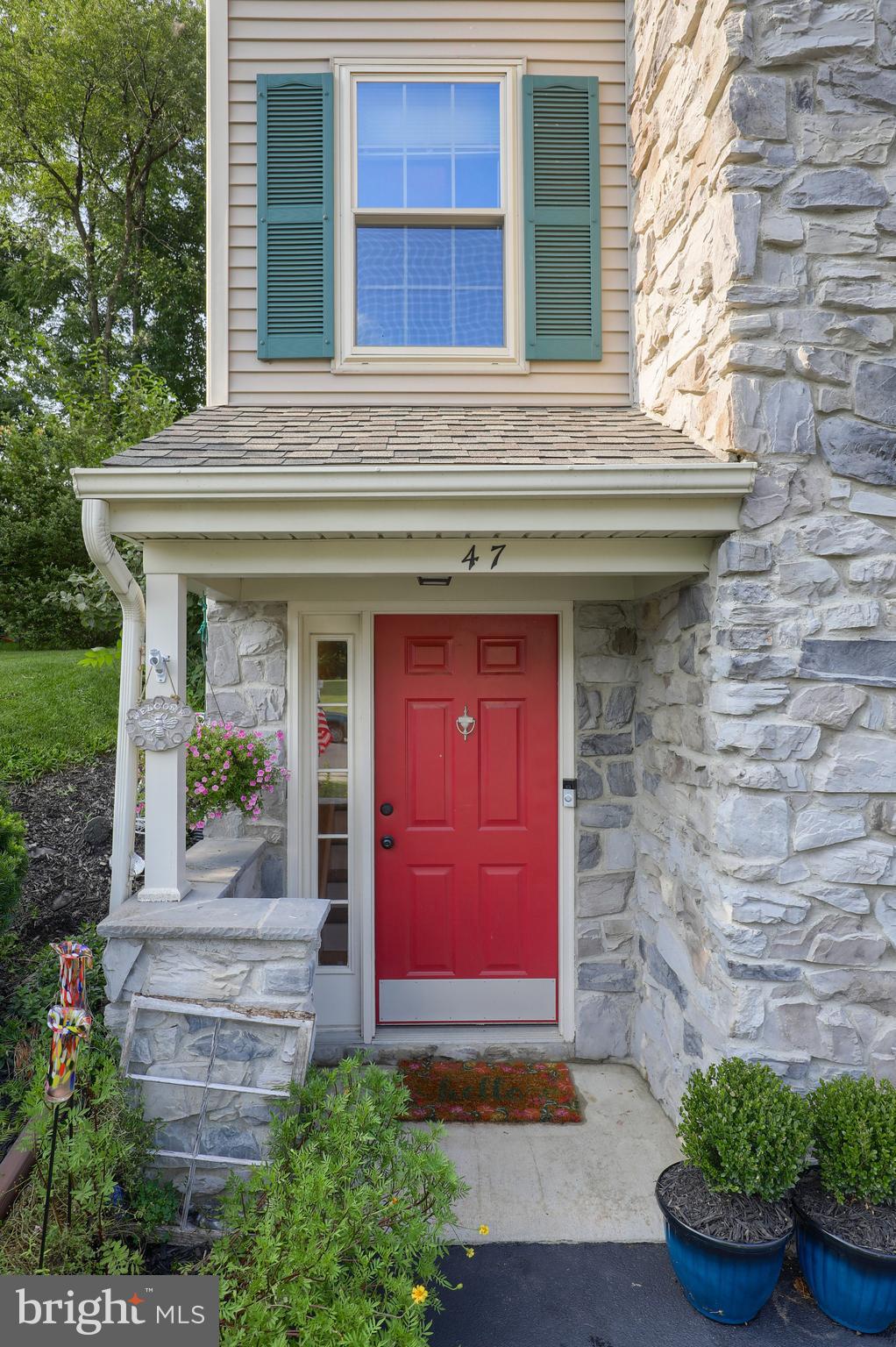 47 Tupelo Street Lititz, PA 17543 - Photo 3 of 33