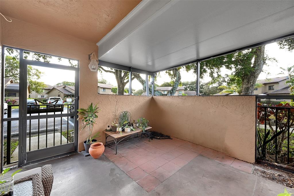 2351 Northwest 37th Avenue Pompano Beach, FL 33066 - Photo 3 of 19