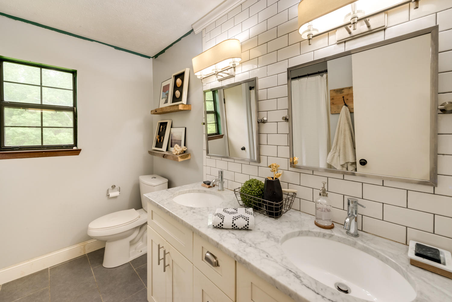 6437 Cooley Road Harrison, TN 37341 - Photo 13 of 26 Master Bath
