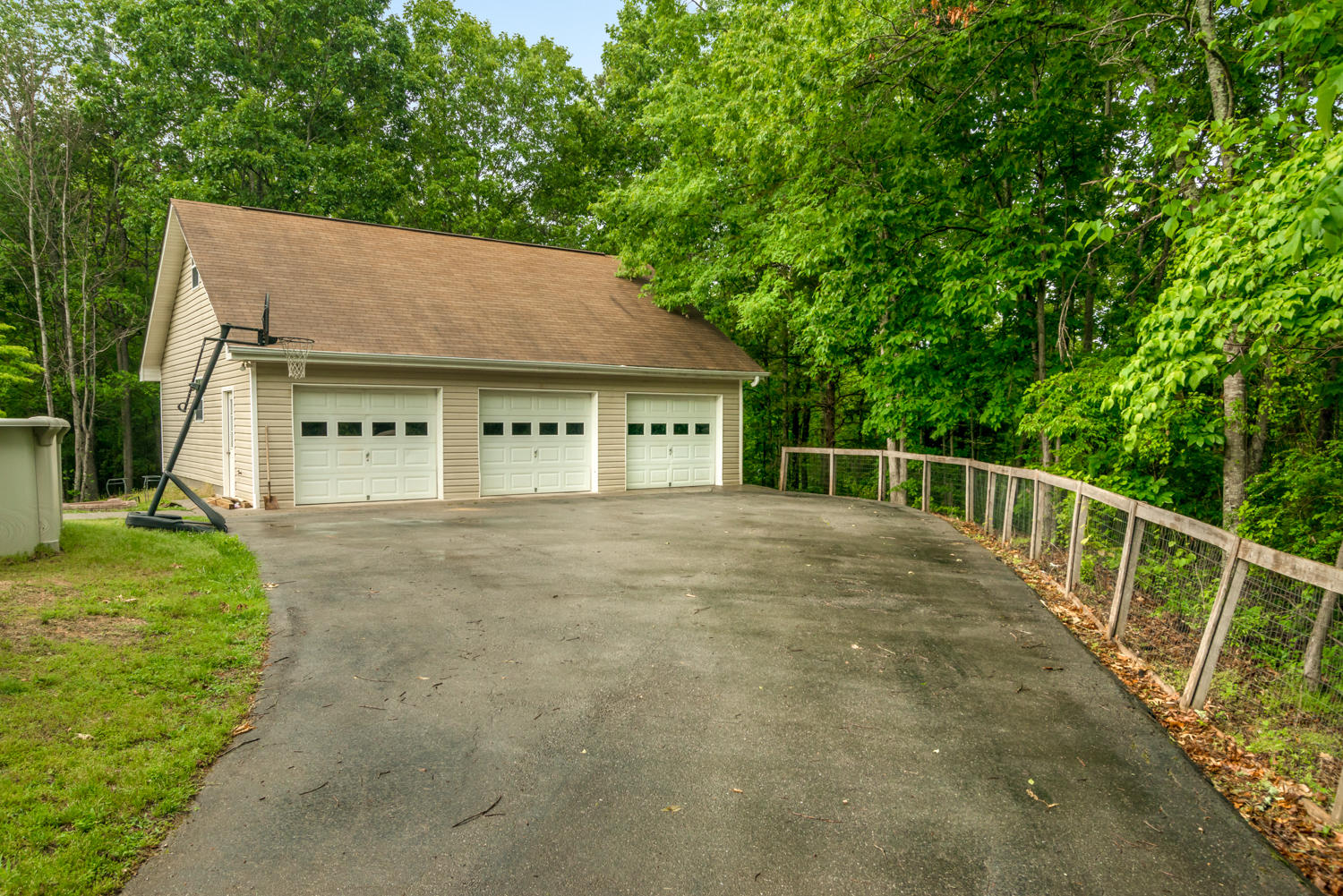 6437 Cooley Road Harrison, TN 37341 - Photo 23 of 26 3 Car Detached Garage