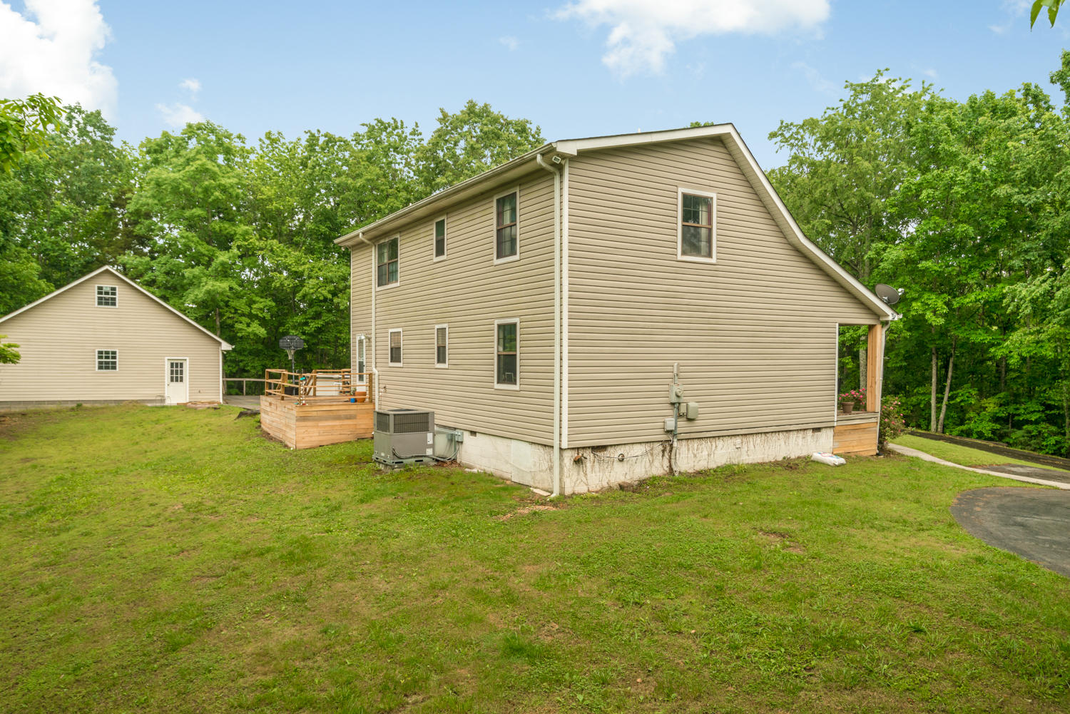 6437 Cooley Road Harrison, TN 37341 - Photo 25 of 26 Side View of House