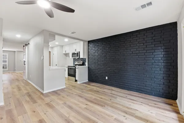 $270,000 | 1147 Country Pl Drive, Houston, TX 77079
