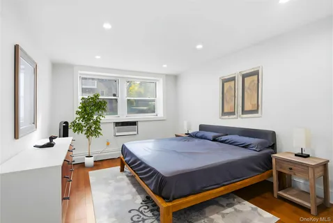 $485,000 | 45 Hill Park Avenue, Unit PR2, Great Neck, NY 11021