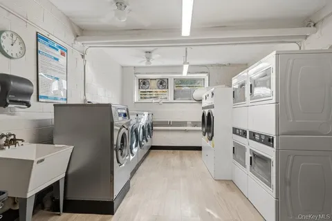 $485,000 | 45 Hill Park Avenue, Unit PR2, Great Neck, NY 11021