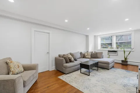 $485,000 | 45 Hill Park Avenue, Unit PR2, Great Neck, NY 11021