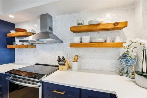 $1,225,000 | 3200 Gulf Boulevard, Unit 205, St. Pete Beach, FL 33706