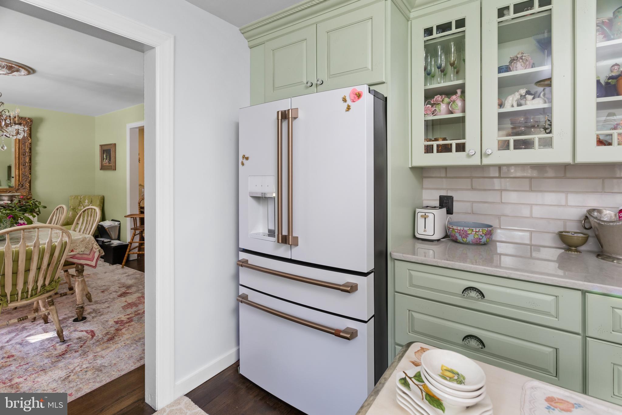 2031 Sylvan Park Road Burlington, NJ 08016 - Photo 23 of 45 Cafe series appliances