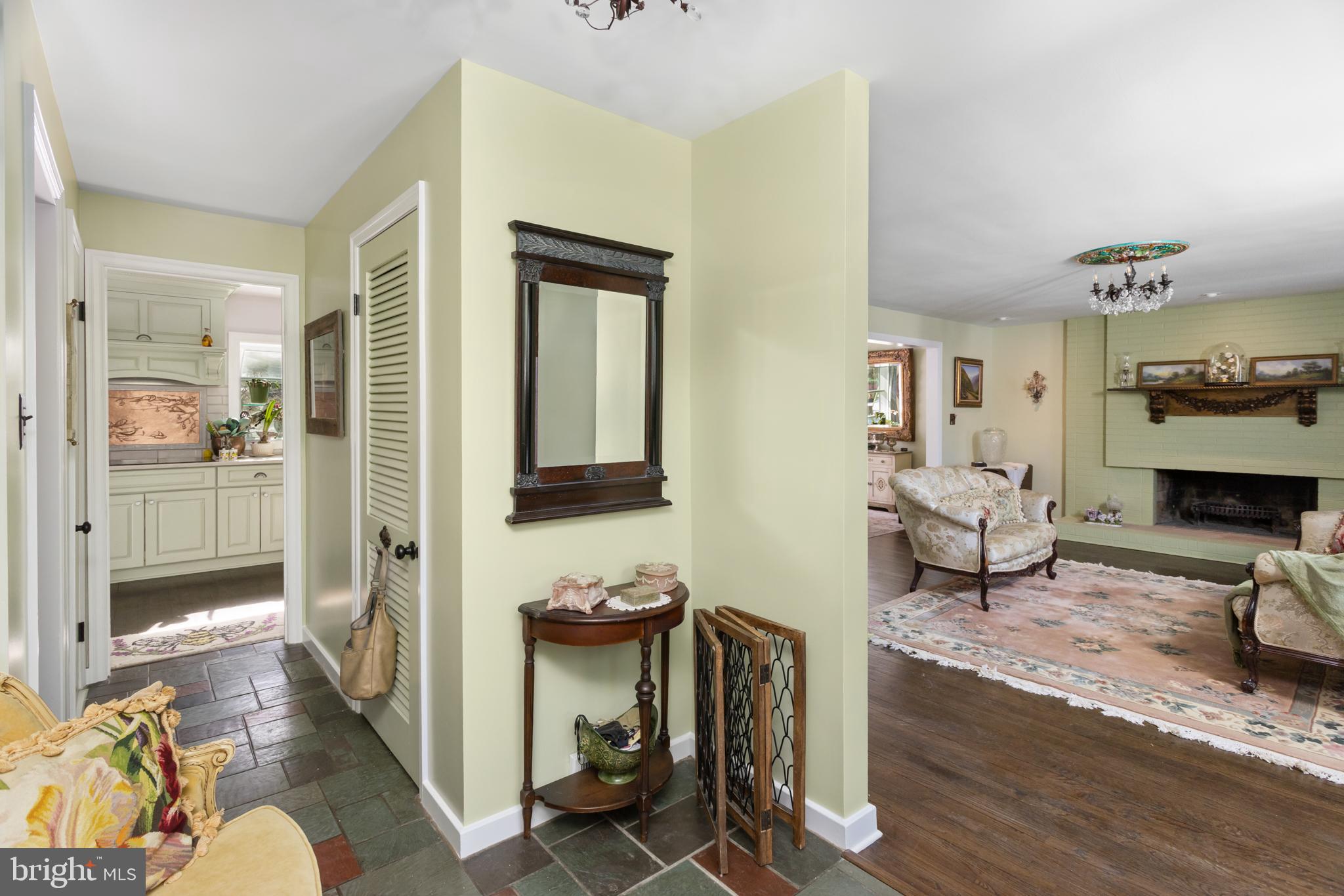 2031 Sylvan Park Road Burlington, NJ 08016 - Photo 9 of 45 foyer