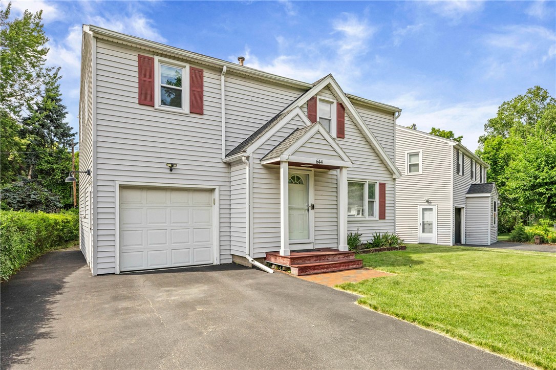 644 Tarrington Road Irondequoit, NY 14609 - Photo 4 of 41