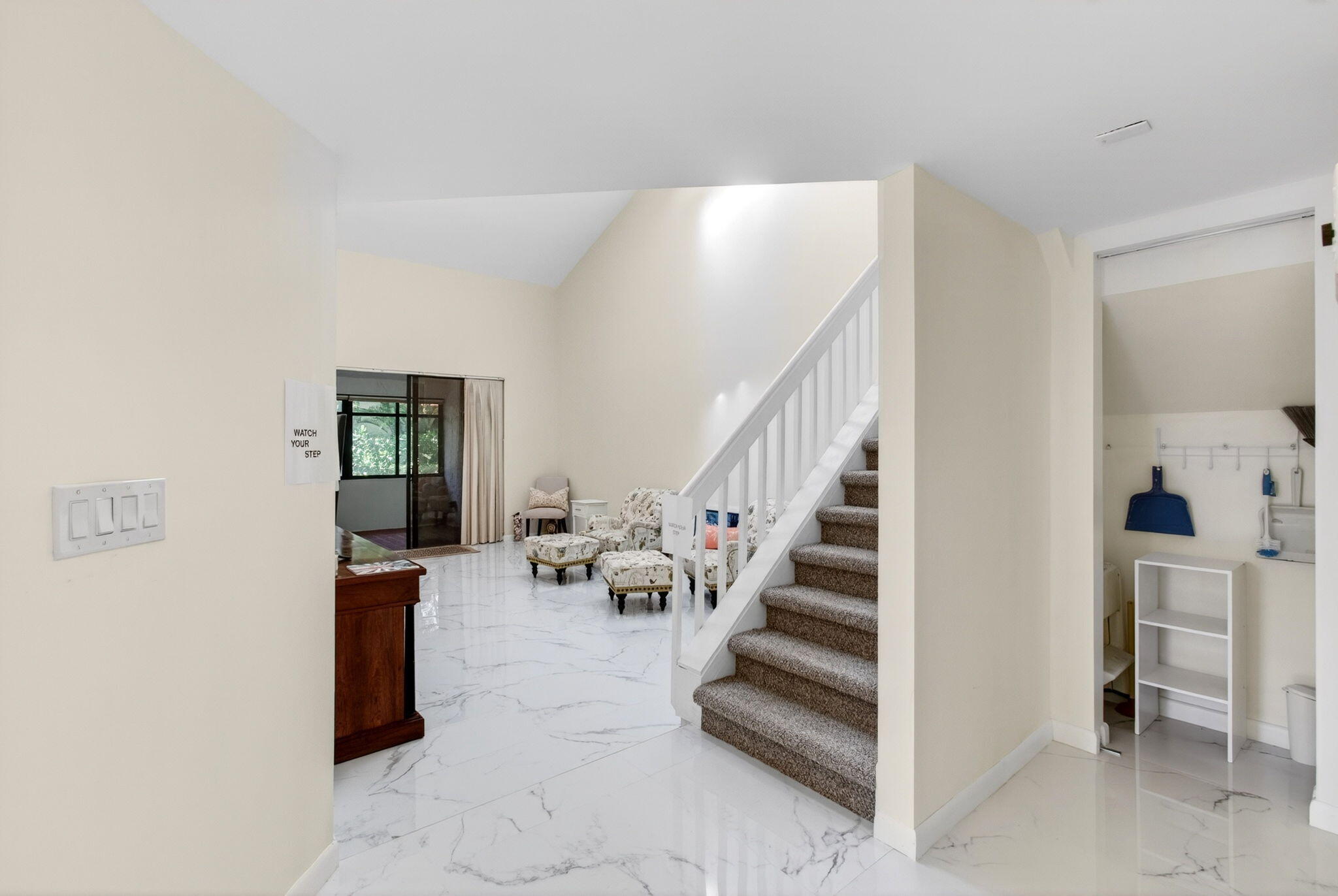 7865 La Mirada Drive Boca Raton, FL 33433 - Photo 4 of 62 Foyer entry