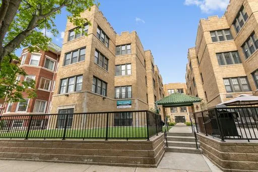 $2,303 | 7618 North Eastlake Terrace, Unit 3, Chicago, IL 60626