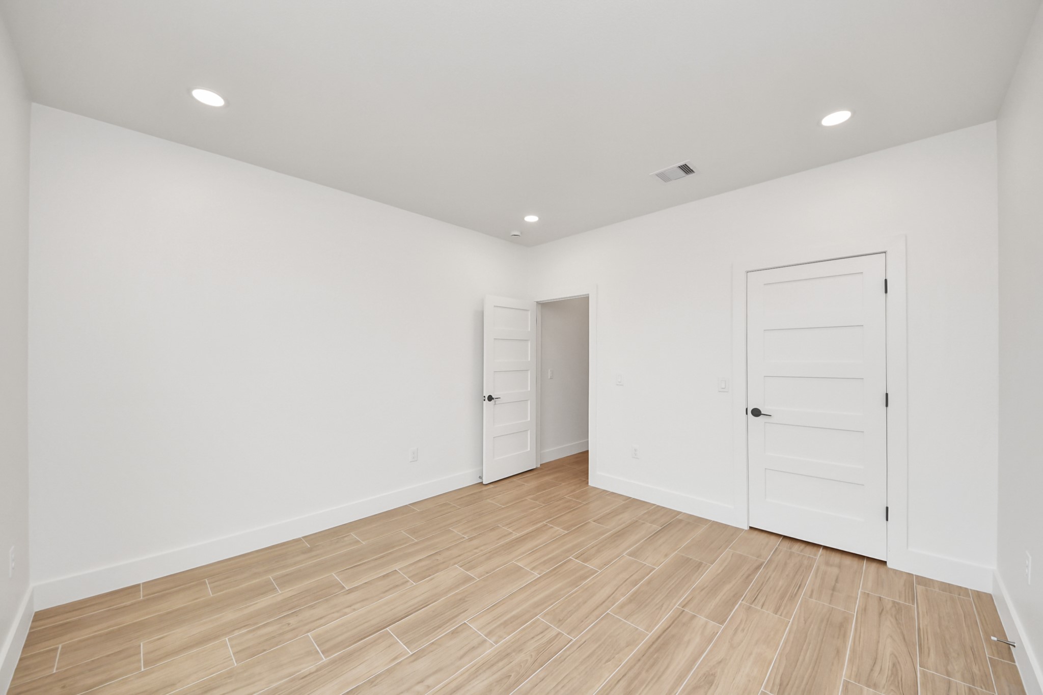 5811 County Road 675B Rosharon, TX 77583 - Photo 25 of 39 a view of an empty room