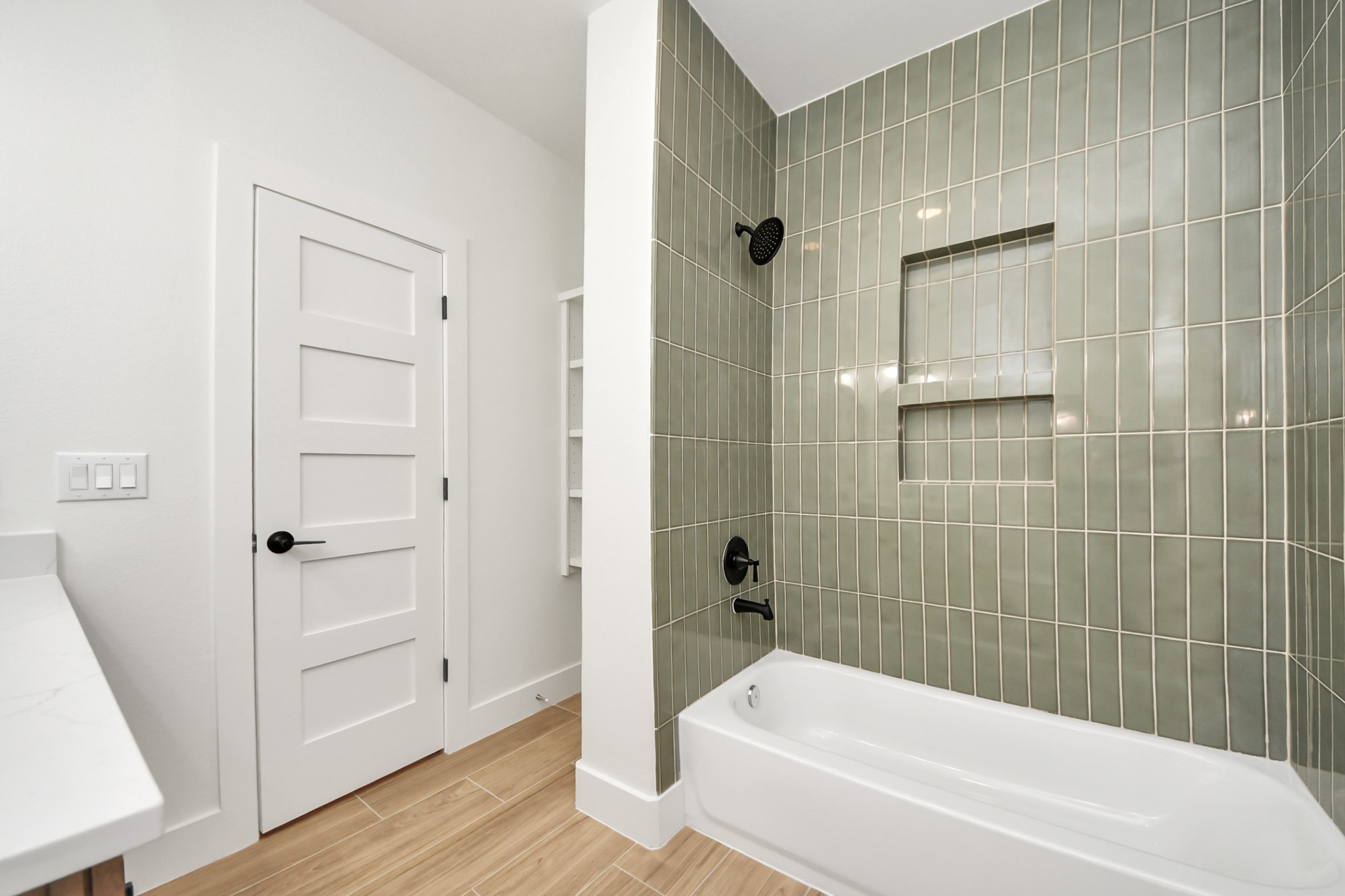 5811 County Road 675B Rosharon, TX 77583 - Photo 26 of 39 a bathroom with a bathtub and a shower