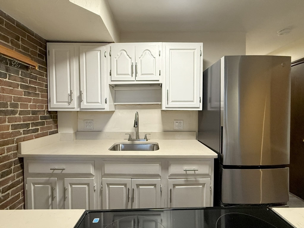 166 F Street, Unit 1 Boston, MA 02127 - Photo 5 of 15