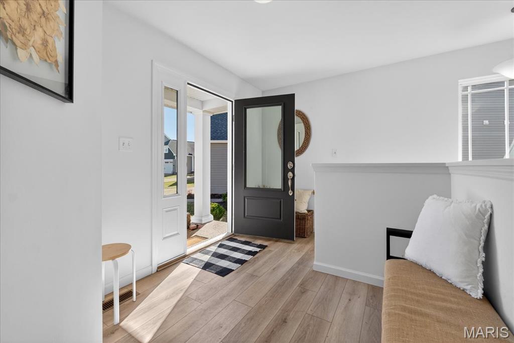 10 Muir Trail Cottleville, MO 63304 - Photo 3 of 29