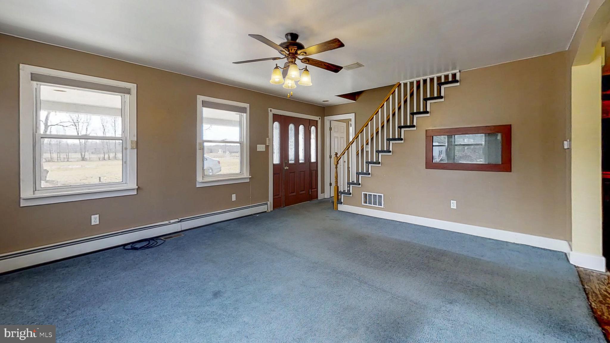 122 Red Lion Road Southampton, NJ 08088 - Photo 4 of 26 Huge Family Room