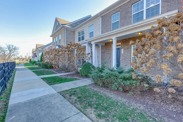 $1,800 | 304 Oldbury Lane, Spring Hill, TN 37174