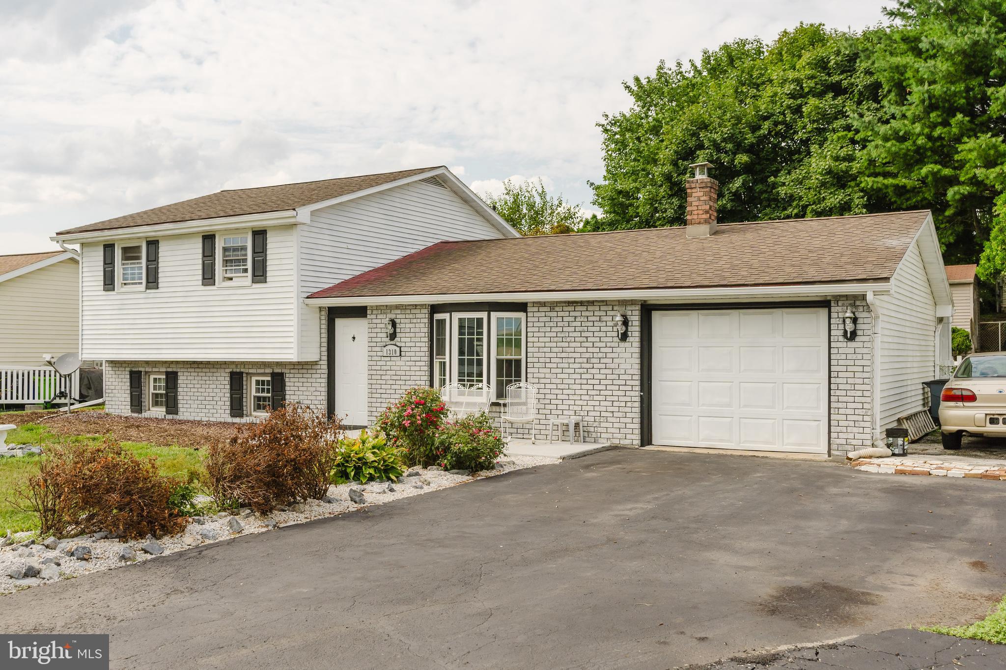 1310 Birch Road Lebanon, PA 17042 - Photo 3 of 28