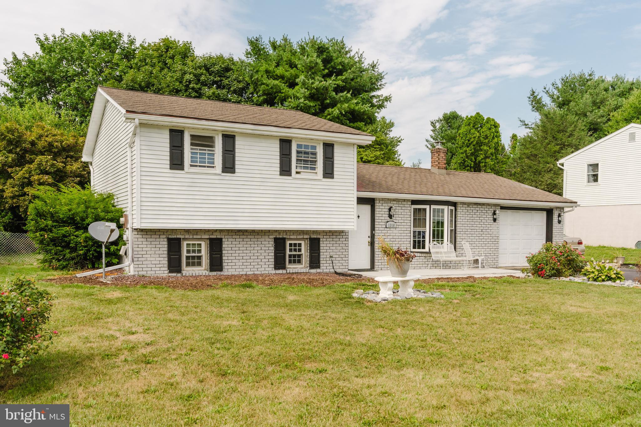 1310 Birch Road Lebanon, PA 17042 - Photo 4 of 28