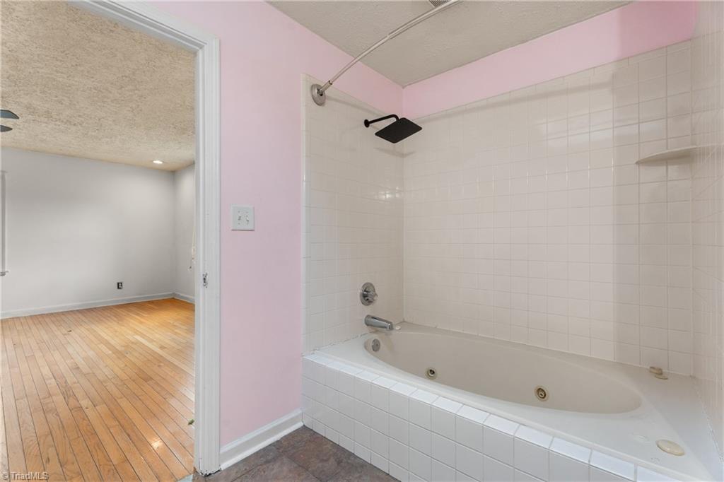 905 West Clemmonsville Road Winston-Salem, NC 27127 - Photo 14 of 31