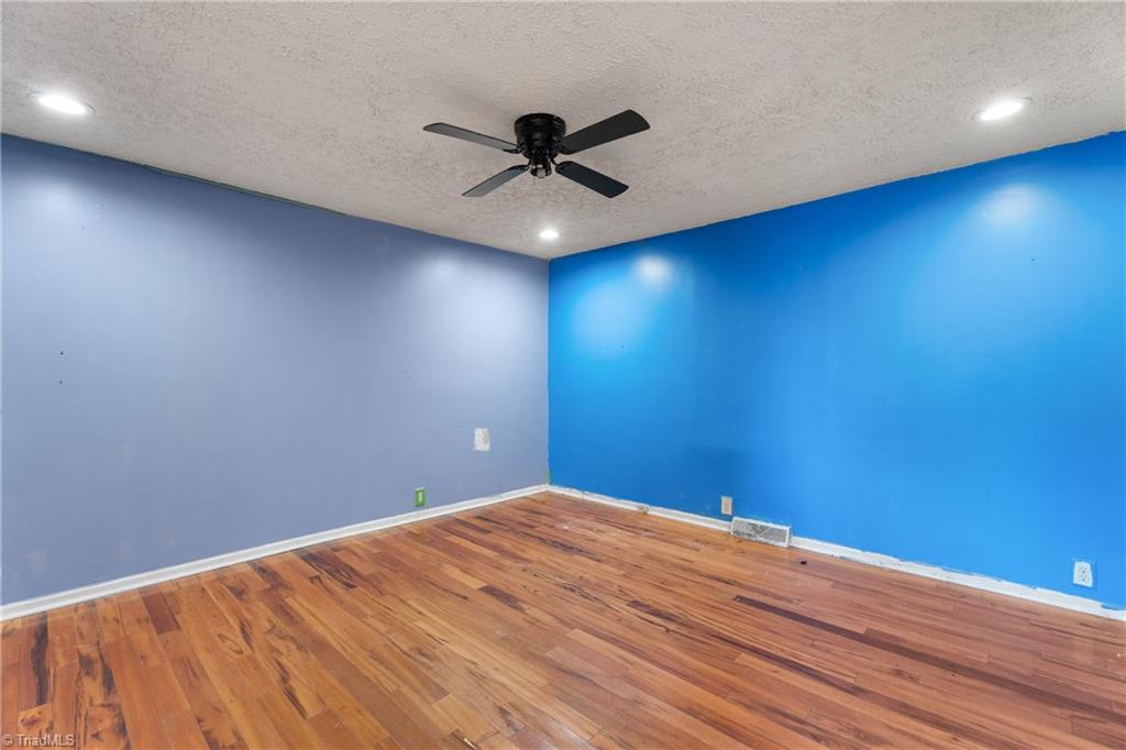 905 West Clemmonsville Road Winston-Salem, NC 27127 - Photo 15 of 31
