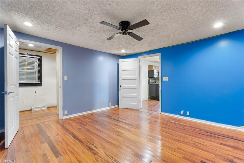 905 West Clemmonsville Road Winston-Salem, NC 27127 - Photo 16 of 31
