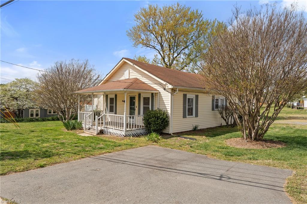 905 West Clemmonsville Road Winston-Salem, NC 27127 - Photo 3 of 31