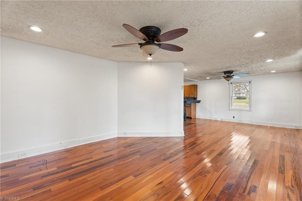 905 West Clemmonsville Road Winston-Salem, NC 27127 - Photo 7 of 31