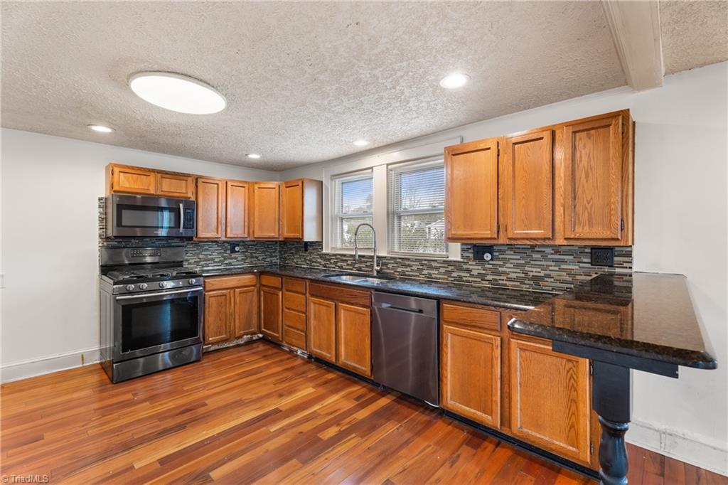905 West Clemmonsville Road Winston-Salem, NC 27127 - Photo 10 of 31