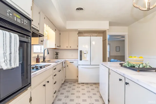 $258,000 | 14500 North County Road 675 East, Elnora, IN 47529