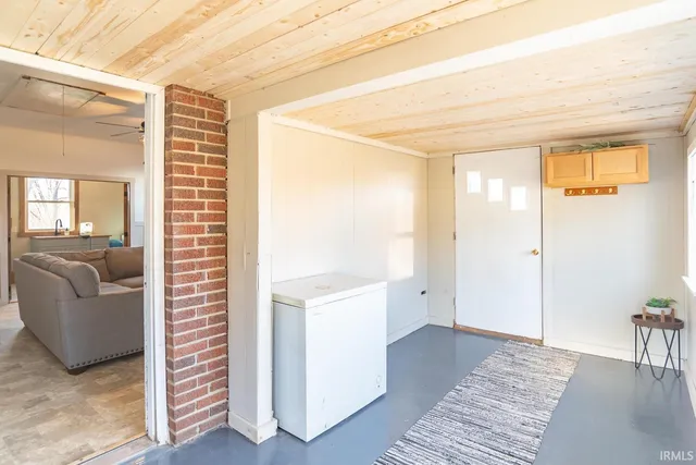 $258,000 | 14500 North County Road 675 East, Elnora, IN 47529