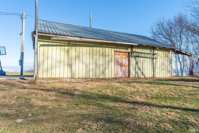 $258,000 | 14500 North County Road 675 East, Elnora, IN 47529