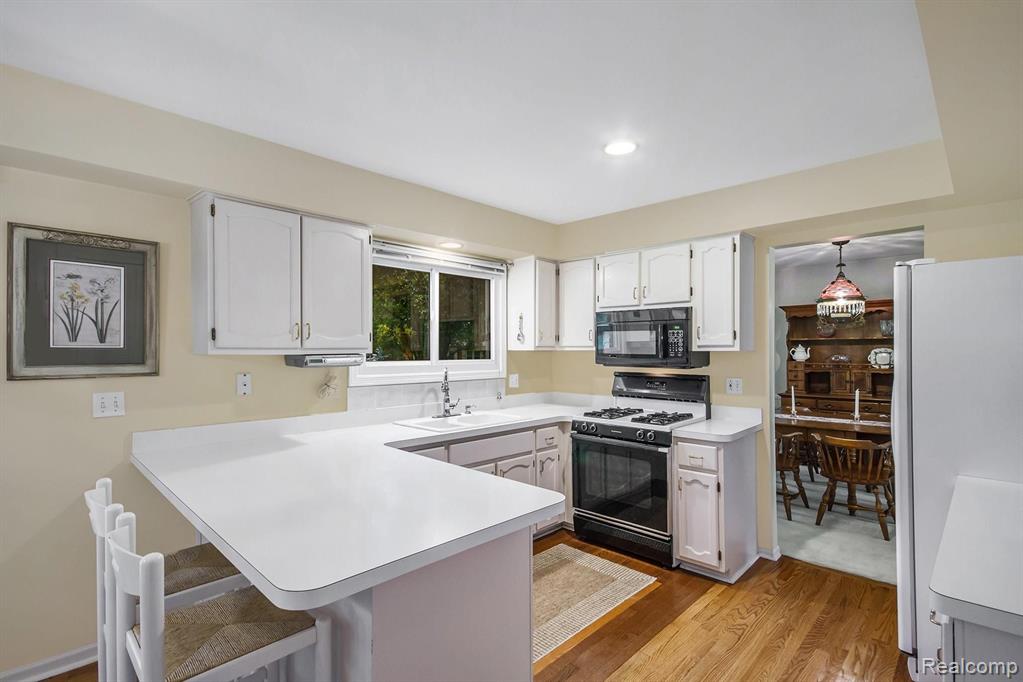 2991 Mohawk Lane Rochester Hills, MI 48306 - Photo 11 of 33