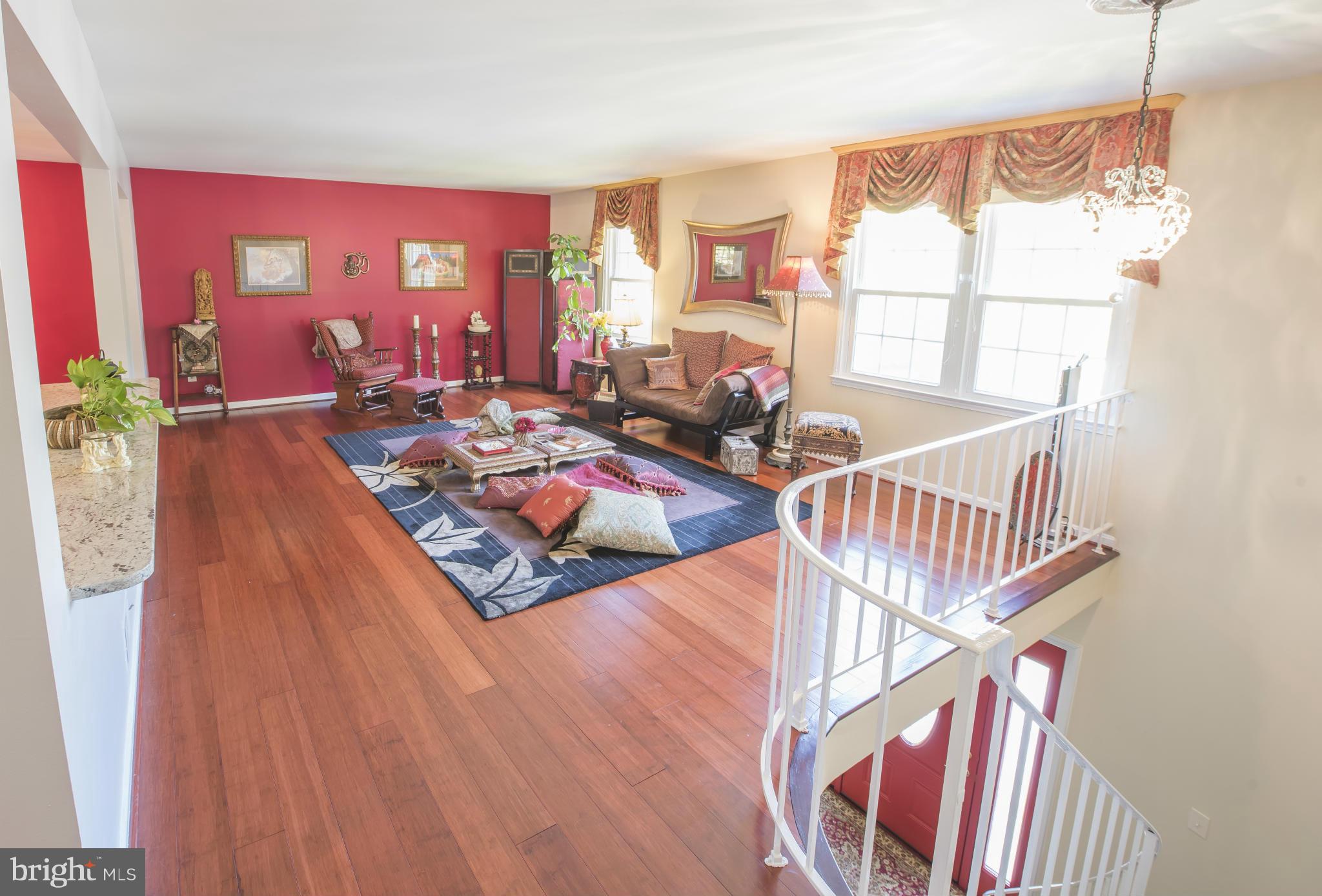 8305 Cagle Road Fort Washington, MD 20744 - Photo 6 of 30 Living Room