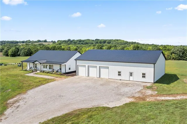 $965,000 | 2740 Florida Road, Pomona, KS 66076