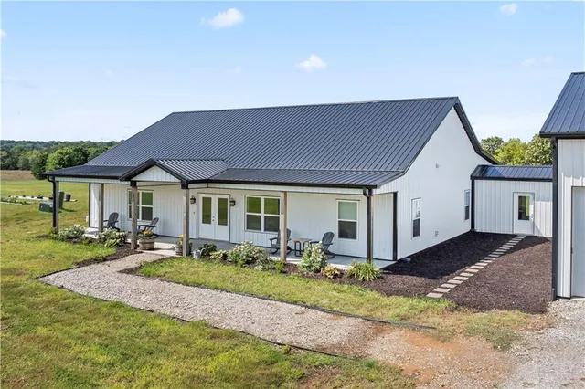 $965,000 | 2740 Florida Road, Pomona, KS 66076