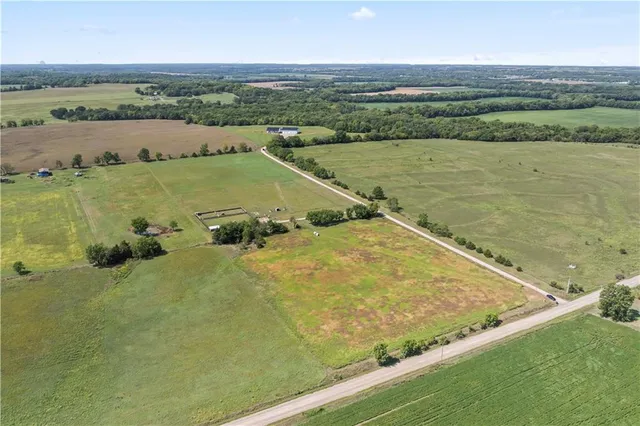 $965,000 | 2740 Florida Road, Pomona, KS 66076
