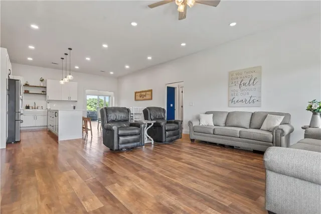 $965,000 | 2740 Florida Road, Pomona, KS 66076