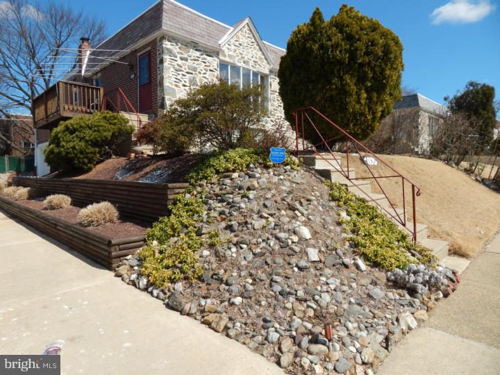 605 Colebrook Road Philadelphia, PA 19115 - Photo 2 of 21 Exterior Side