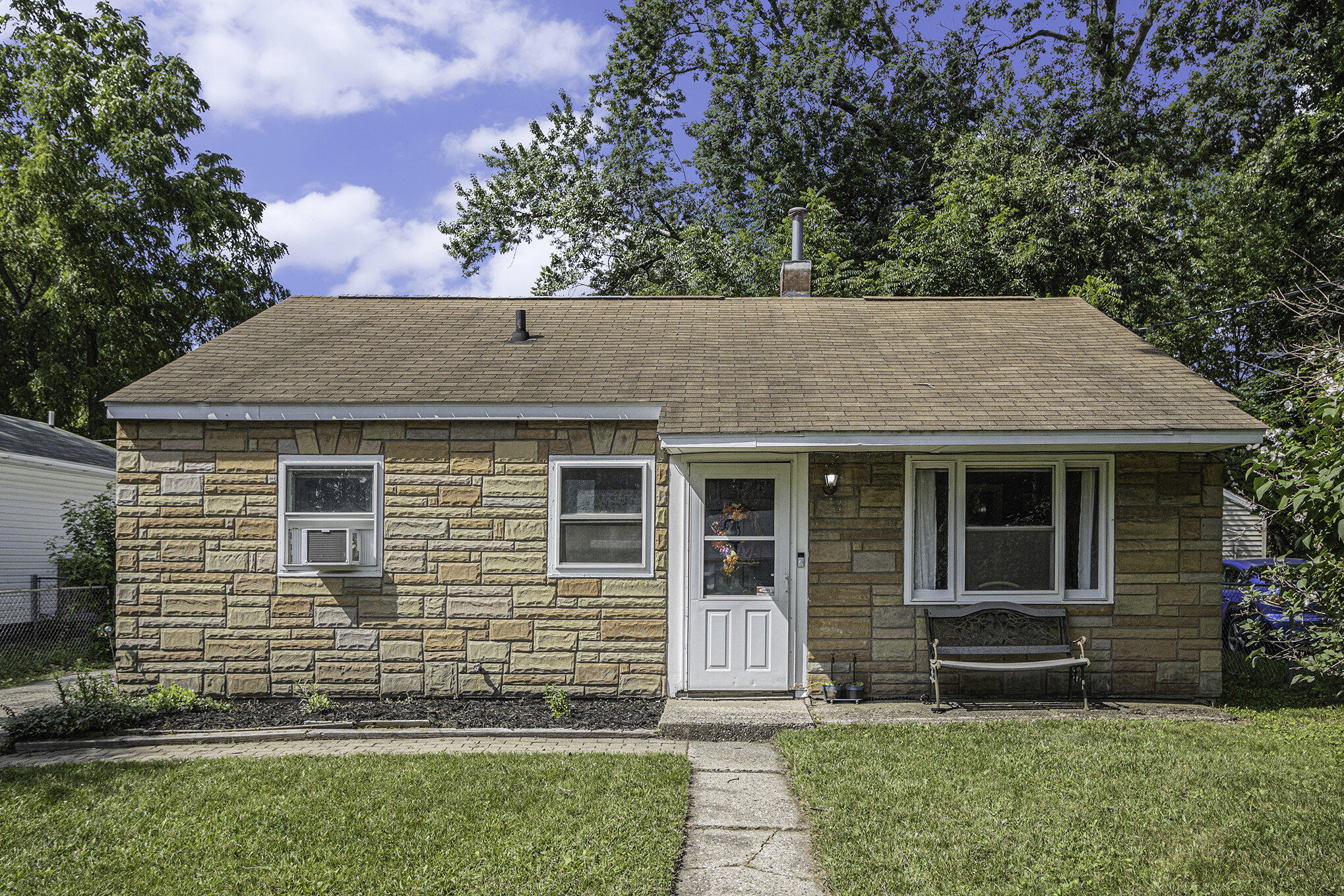 2424 Stevens Avenue Kalamazoo, MI 49008 - Photo 3 of 17 003_2424stevens_28