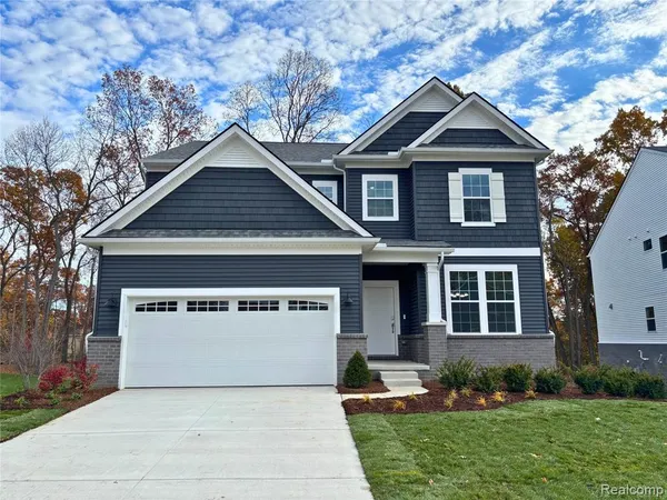 $689,990 | 59559 Schuss Gully Drive, New Hudson, MI 48165