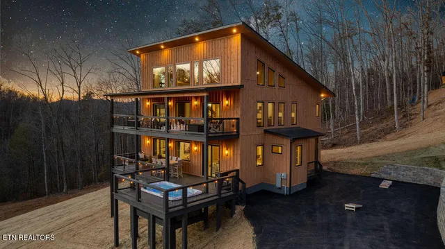 $1,349,900 | 2221 Legend Drive, Sevierville, TN 37876