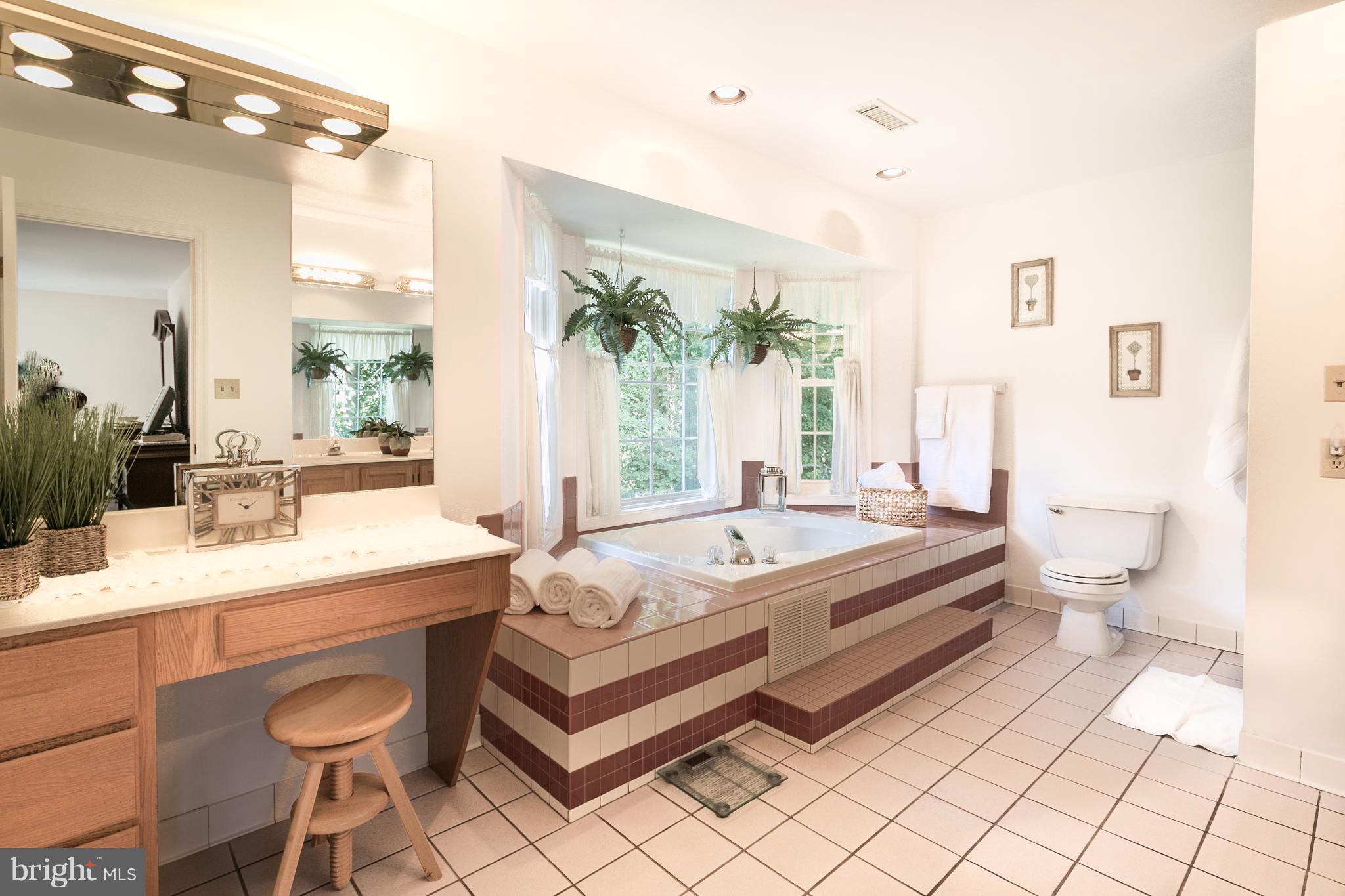 1800 Wilson Road Huntingtown, MD 20639 - Photo 15 of 25 Bath (Master)