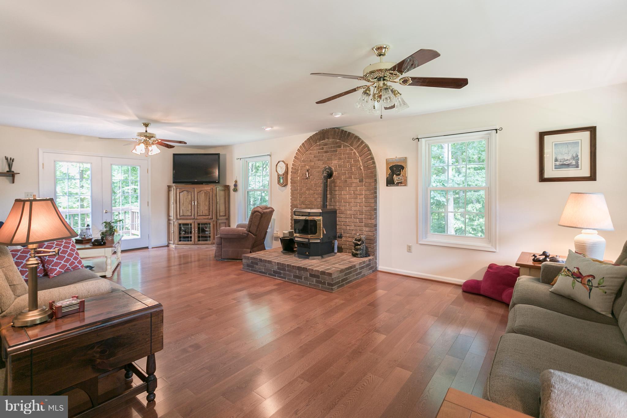 1800 Wilson Road Huntingtown, MD 20639 - Photo 6 of 25 Family Room