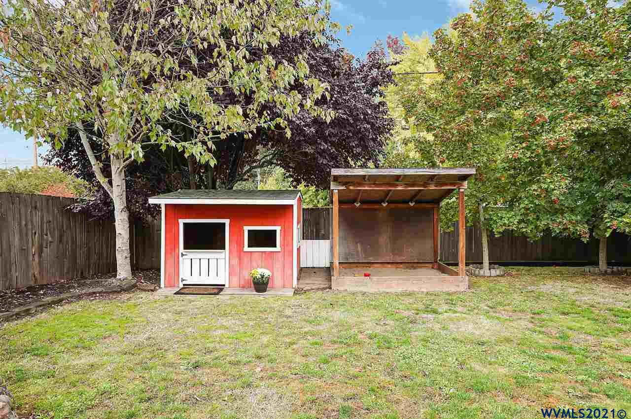 2077 Chase Loop Southwest Albany, OR 97321 - Photo 40 of 42